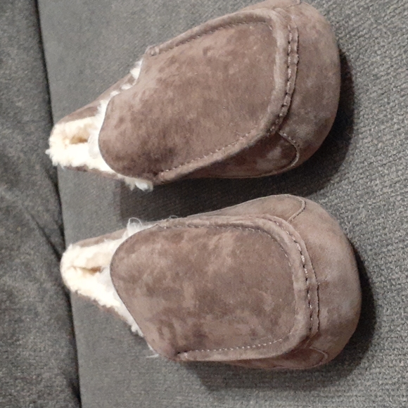 UGG SLIPPER MENS - Picture 2 of 8